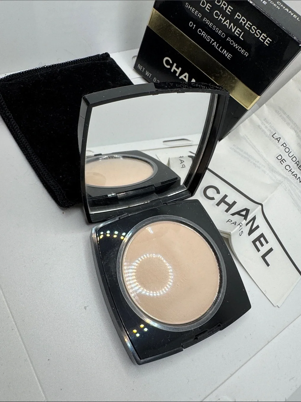 Chanel Lapoudre pressee 01 crystalline.